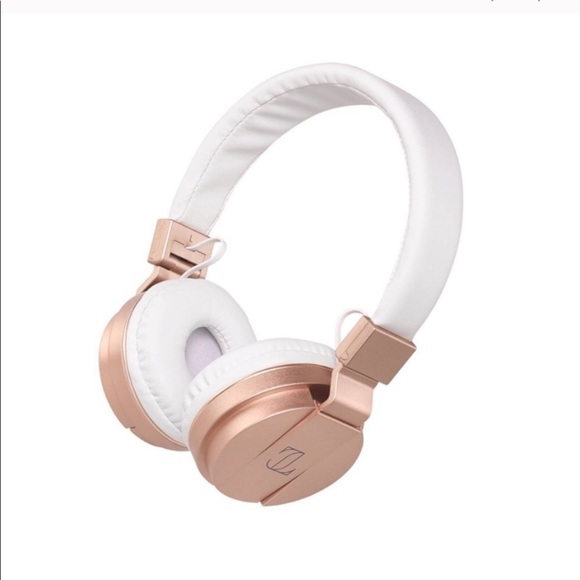 Jennifer-Lopez-Headphones.jpg Promise by Jennifer Lopez JLO Headphones Gold - Image 1
